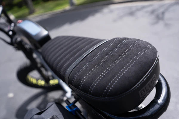 Blur Boundaries 1-Up Seat Black Alcantara