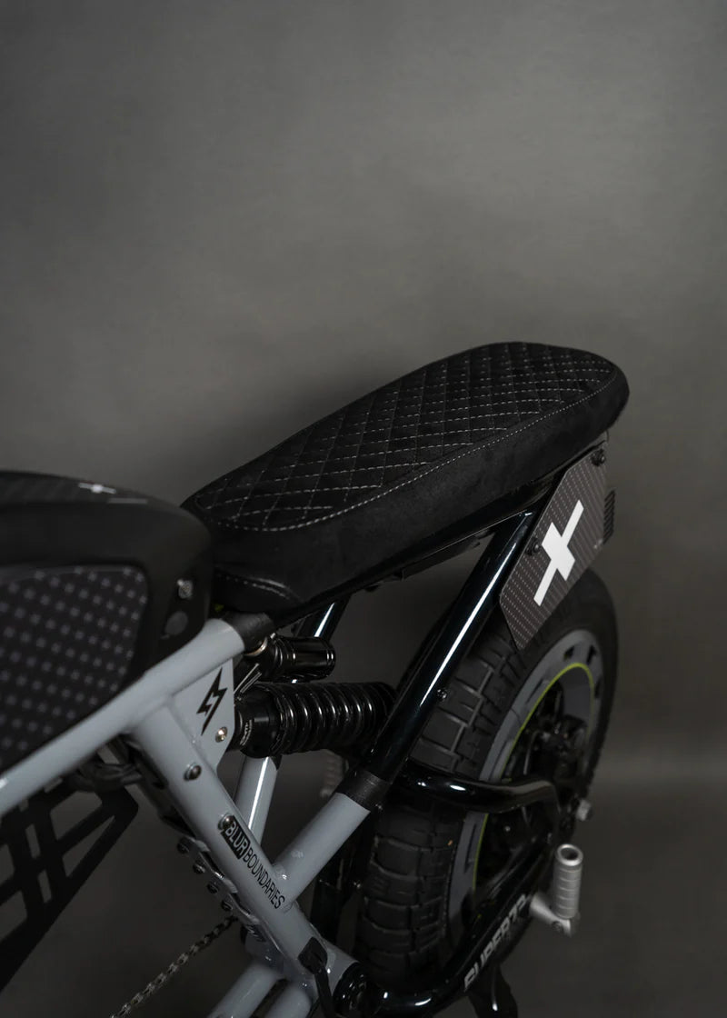 Blur Boundaries 2-Up Black Diamond Stitch Seat