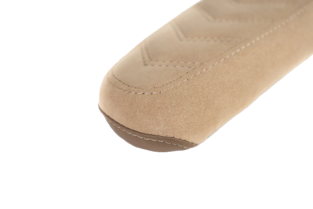 Blur Boundaries 2-Up Ivory V-Stitch Seat
