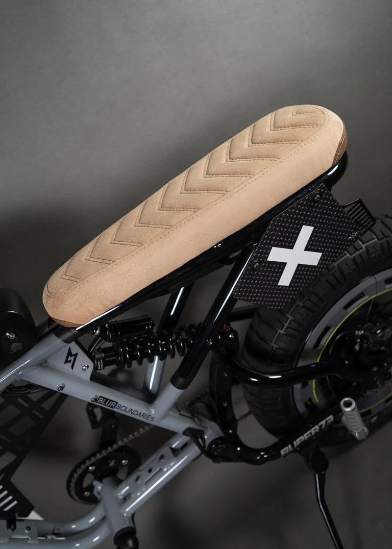 Blur Boundaries 2-Up Ivory V-Stitch Seat